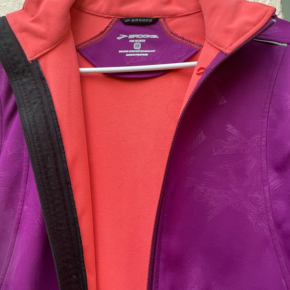 Brooks Light Running Jacket - image 3